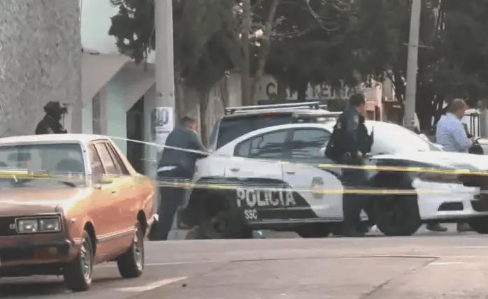 Asesinan a hombre en la alcald&iacute;a Venustiano Carranza en CDMX; detienen a 2 sujetos