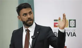 Detienen a exministro de Luis Arce en Bolivia por negarse a inspecci&oacute;n en un aeropuerto