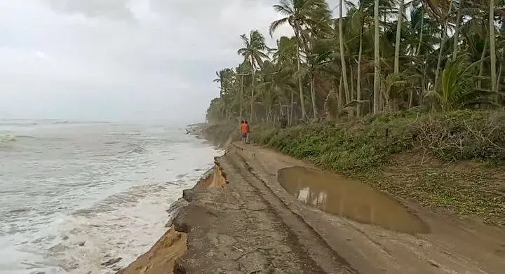 "Muestran" en redes erosi&oacute;n en caminos hacia El Alacr&aacute;n, ante paso del frente fr&iacute;o 25
