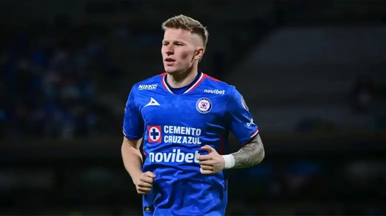 Mateusz Bogusz se ausenta de pretemporada de Cruz Azul sin permiso