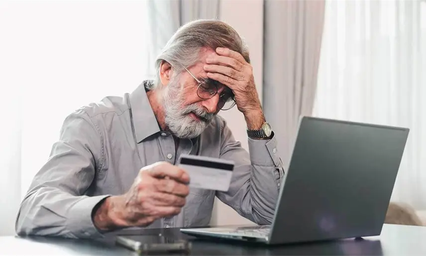 Especialista en ciberseguridad llama a proteger a los adultos mayores de estafas con IA