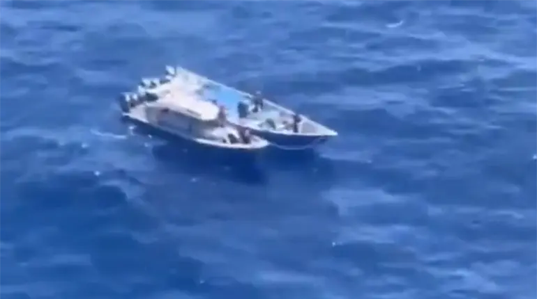 Incautan en aguas de Colombia 4 toneladas de coca&iacute;na