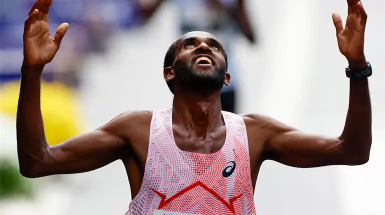 El et&iacute;ope Gizachew y la tanzana Panga ganan edici&oacute;n 100 de la carrera de San Silvestre