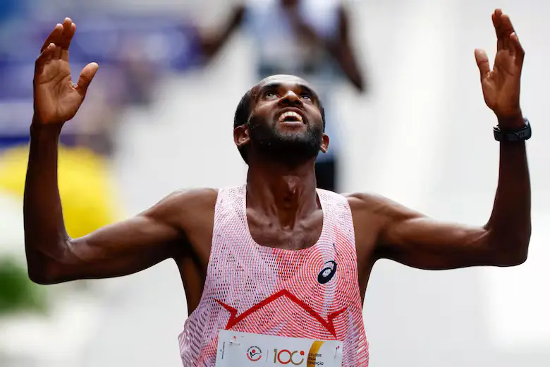 El et&iacute;ope Gizachew y la tanzana Panga ganan edici&oacute;n 100 de la carrera de San Silvestre