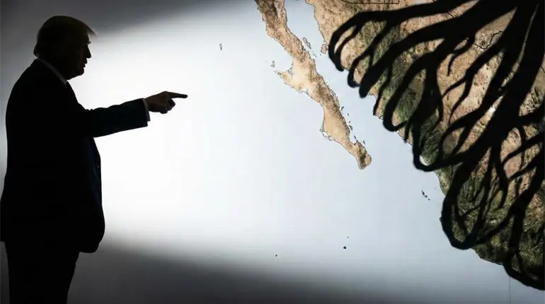 "Algo se tiene que hacer con M&eacute;xico": Trump tras ataques a Venezuela