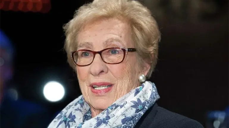 Muere Eva Schloss sobreviviente del holocausto y hermana de Anne Frank
