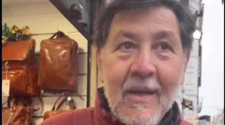 Mexicano se encuentra a Noro&ntilde;a en calles de Roma y lo increpa