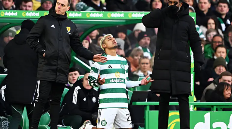 Debuta el mexicano Juli&aacute;n Araujo con derrota en el Celtic