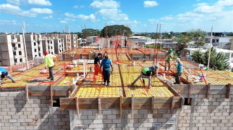 Infonavit tiene contratadas 30 mil viviendas en construcci&oacute;n en Tabasco: Octavio Romero