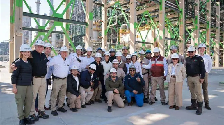 Producci&oacute;n en Refiner&iacute;a Olmeca llega a 94%; Sheinbaum celebra soberan&iacute;a energ&eacute;tica