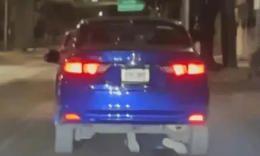 Arrolla y arrastra a motociclista en CDMX