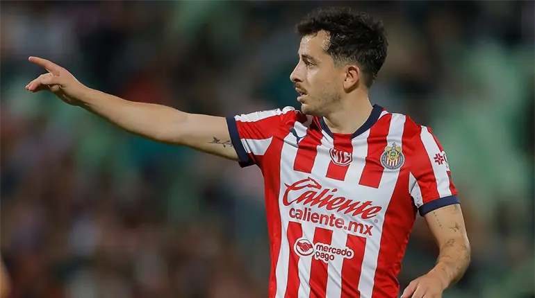 Pachuca presenta a Alan Mozo tras su paso por Chivas