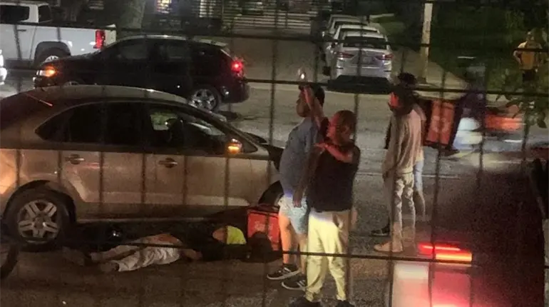 Atropellan a repartidor de comida r&aacute;pida frente a La Choca
