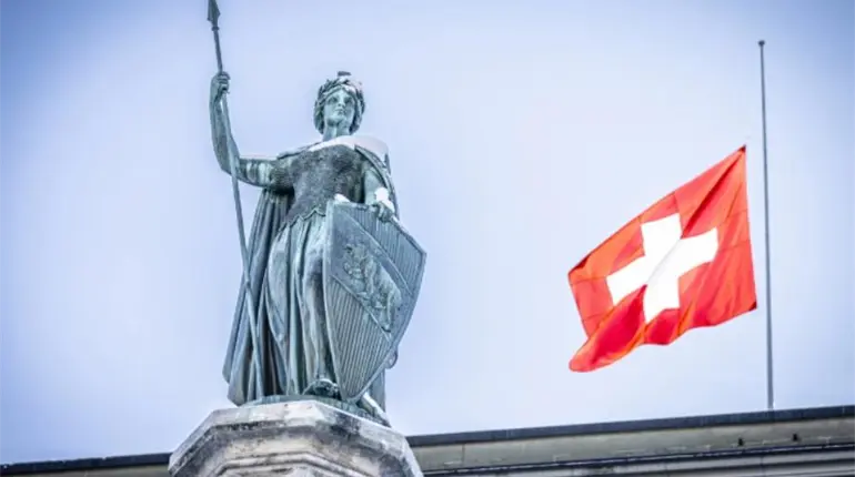 Gobierno de Suiza congela fondos de Maduro y allegados