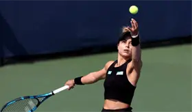 Renata Zaraz&uacute;a vence a Sloane Stephens en su arranque de 2026
