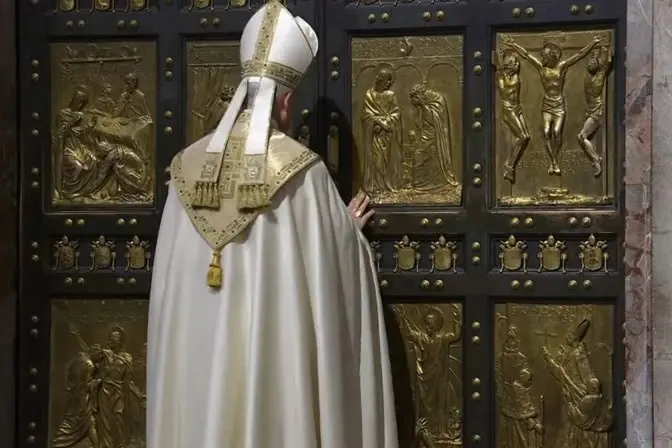 Concluye Jubileo de la Esperanza con el cierre de la Puerta Santa en la Basílica de San Pedro
