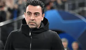 Xavi Hern&aacute;ndez "suena" para dirigir al Manchester United, tras el cese de Amorim