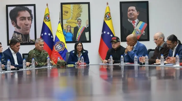 Afirma Delcy Rodr&iacute;guez que ning&uacute;n "agente externo" gobierna Venezuela