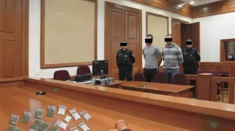 Sentencian a m&aacute;s de 5 a&ntilde;os a detenidos en Comalcalco con armas y droga