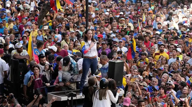 "Su entereza no fue en vano": Machado env&iacute;a mensaje a familiares de rehenes liberados