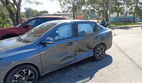 Dos mujeres heridas y da&ntilde;os materiales, deja accidente en la Perif&eacute;rico de Villahermosa