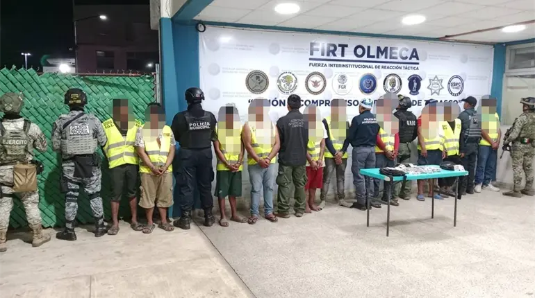 Detienen a 10 presuntos integrantes de una c&eacute;lula dedicada al narcomenudeo en Comalcalco