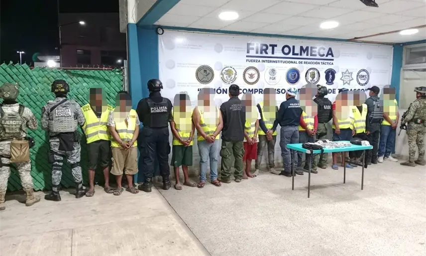 Detienen a 10 presuntos integrantes de una célula dedicada al narcomenudeo en Comalcalco