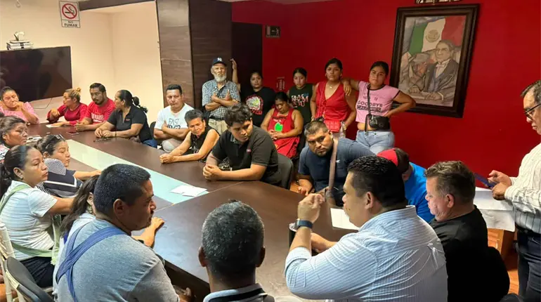 Respalda PRI inconformidades de vendedores ambulantes reubicados del Pino Su&aacute;rez