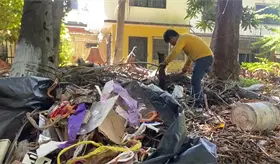 Tras concluir temporada decembrina, comerciantes de Ciudad Deportiva realizan jornada de limpieza