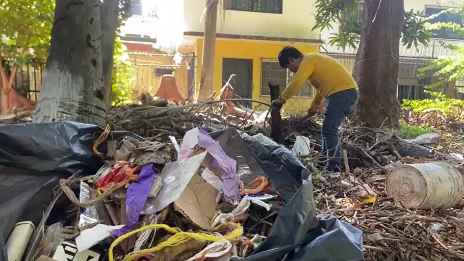 Tras concluir temporada decembrina, comerciantes de Ciudad Deportiva realizan jornada de limpieza
