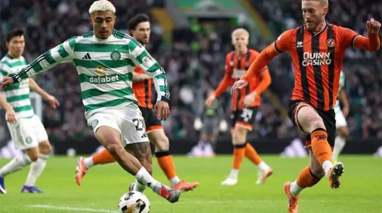 Juli&aacute;n Araujo recibe primera titularidad en goleada del Celtic