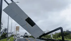 Vientos del FF27 colapsan estructura en Puente Coatzacoalcos I