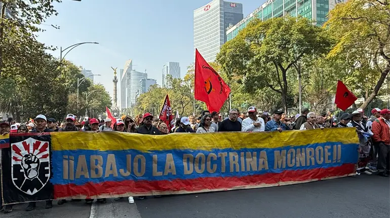 Marchan en CDMX contra pol&iacute;tica intervencionista de Trump y para exigir la liberaci&oacute;n de Maduro