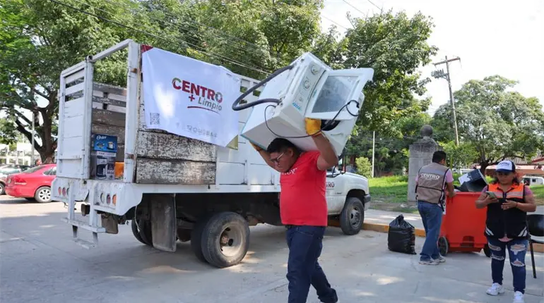 Recolectan casi 3 mil objetos de gran tama&ntilde;o en jornada "Centro M&aacute;s Limpio"
