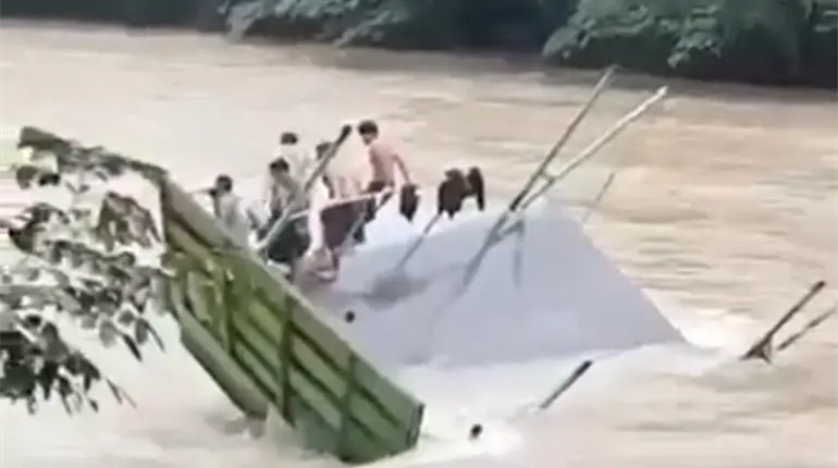 Sobreviven 8 docentes a naufragio en Oaxaca