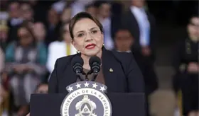 Xiomara Castro acusa injerencia de Trump en elecciones de Honduras y decreta recuento de votos