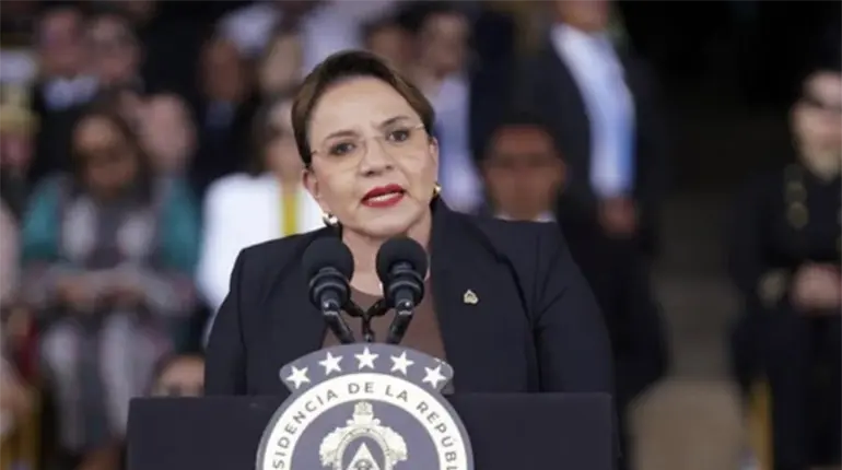Xiomara Castro acusa injerencia de Trump en elecciones de Honduras y decreta recuento de votos