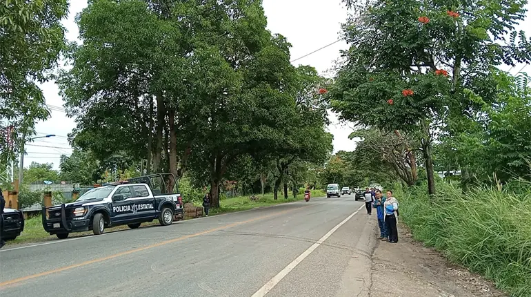 Bloquean durante una hora la carretera Villahermosa -Teapa por falta de agua