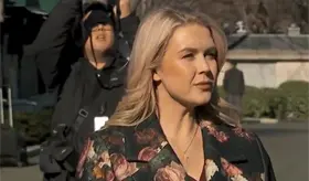 Est&aacute;n protegiendo a ped&oacute;filos, violadores y asesinos : Leavitt critica protestas contra ICE