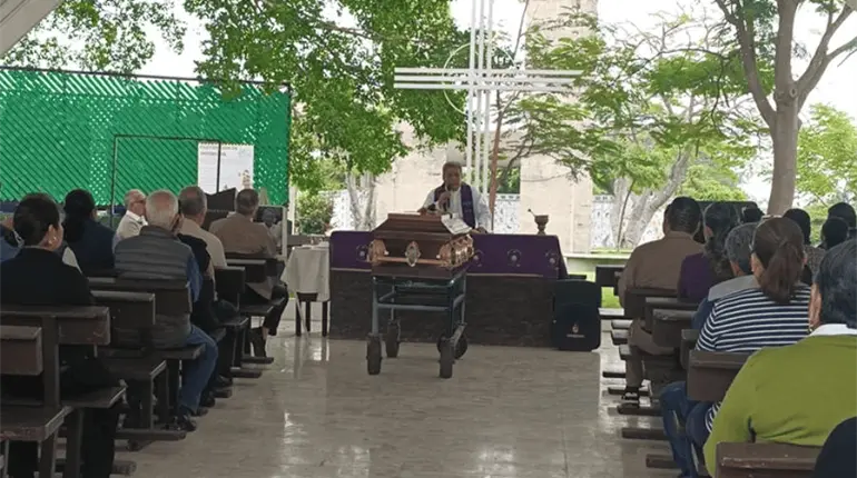 Entre an&eacute;cdotas y buenos recuerdos, despiden a V&iacute;ctor Manuel "El Negro Aguilar"