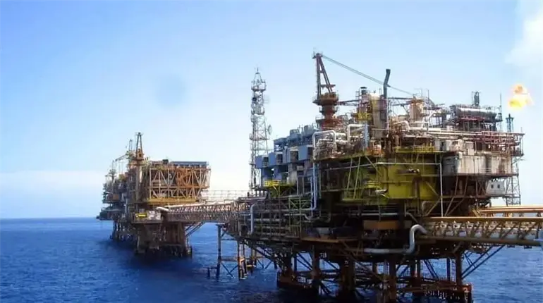 Chevron, Exxon y BP buscan participar con Pemex para producir hasta 200 mil barriles diarios