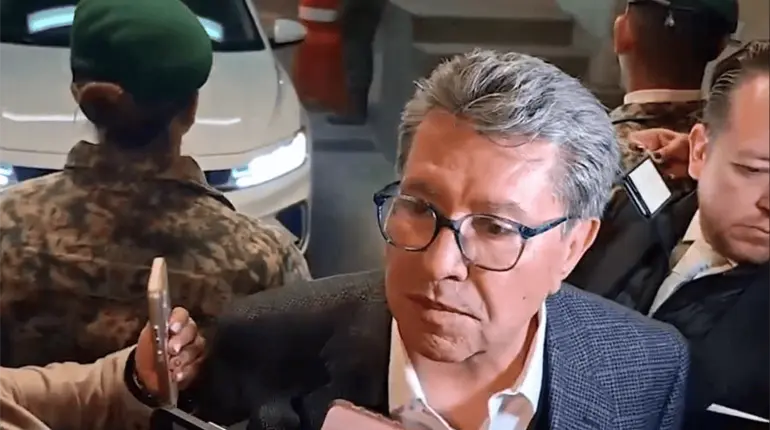 Reforma electoral contempla 12 modificaciones a la Constituci&oacute;n: Monreal