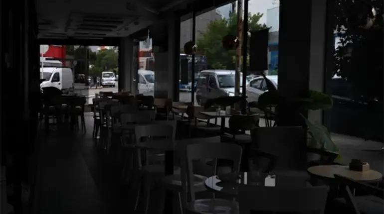 Apag&oacute;n deja sin energ&iacute;a el&eacute;ctrica a m&aacute;s de 800 usuarios en Buenos Aires, Argentina