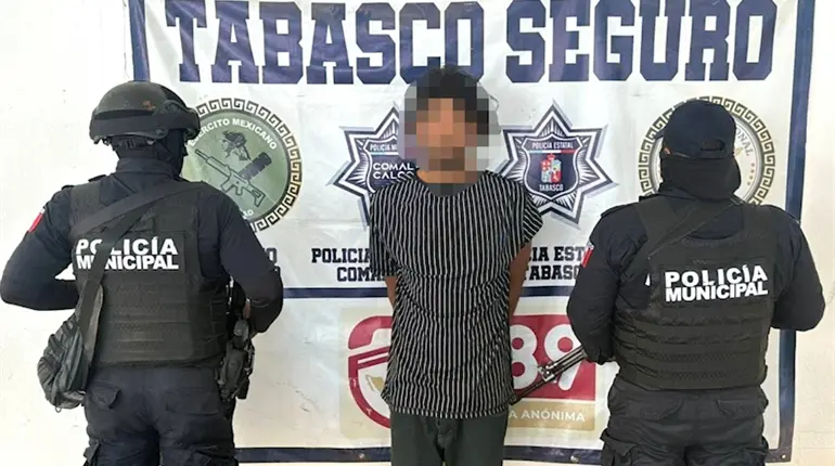 Detienen en Comalcalco a sujeto apodado El Caballo por narcomenudeo