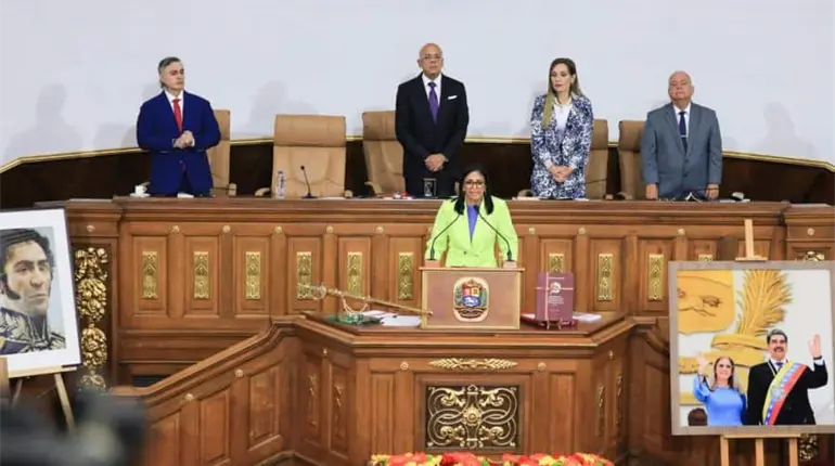 Delcy Rodr&iacute;guez propone reforma petrolera para Venezuela