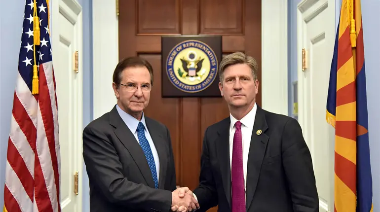 Dem&oacute;cratas presentan iniciativa para impedir "guerra" de Trump contra c&aacute;rteles en M&eacute;xico