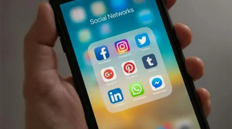 INE insiste en propuesta de bloquear plataformas digitales; plantea fiscalizar redes sociales