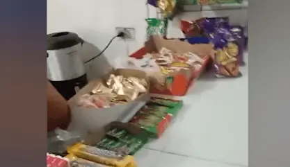 Exhiben venta de comida chatarra al interior de la T&eacute;cnica 43