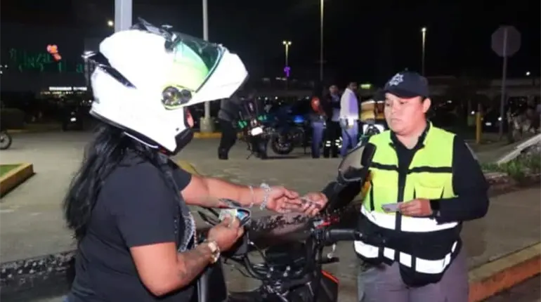 Emiten 12 infracciones por violaciones a la Ley de Tr&aacute;nsito en Centro