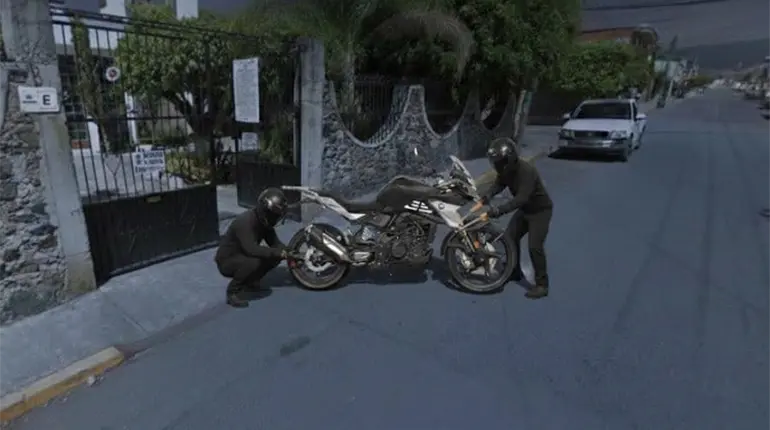 Despojan de su moto BMW a sacerdote en Morelos